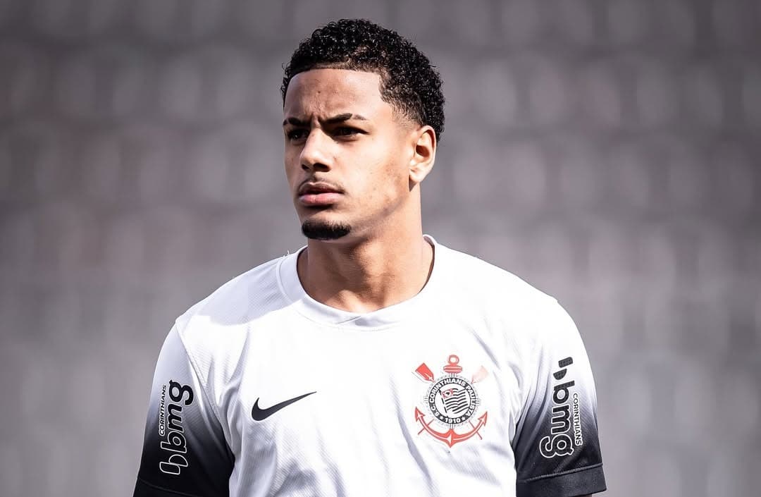 Denner, jovem lateral-esquerdo do Corinthians, já vendido ao Chelsea