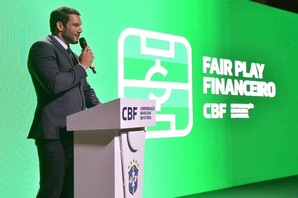 Samir Xaud, presidente da CBF, apresenta o sistema de Fair Play Financeiro do futebol brasileir