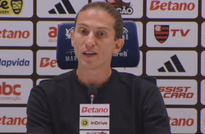 Filipe Luís concede coletiva após Flamengo x Santos