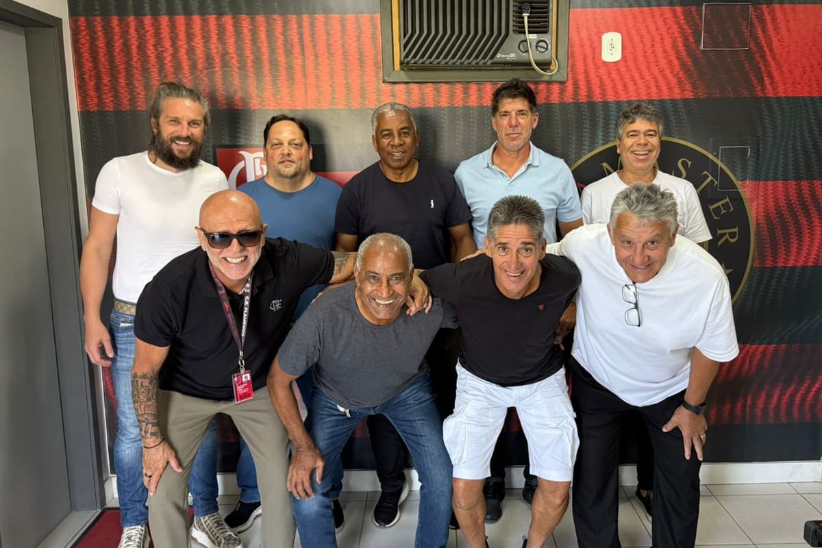 Nova diretoria do Flamaster, com Andrade de presidente e Júlio César Uri Geller como vice-presidente