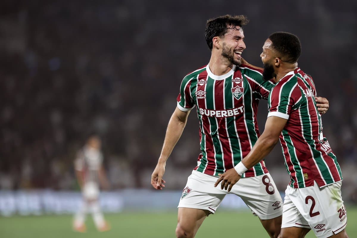 Martinelli e Samuel Xavier comemoram gol do Fluminense contra São Paulo