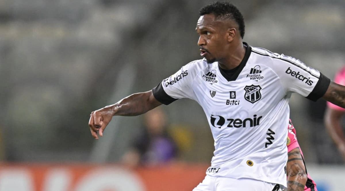 Jô em campo pelo Ceará no Brasileirão de 2020