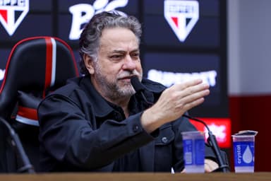 Julio Casares, presidente do São Paulo, em coletiva