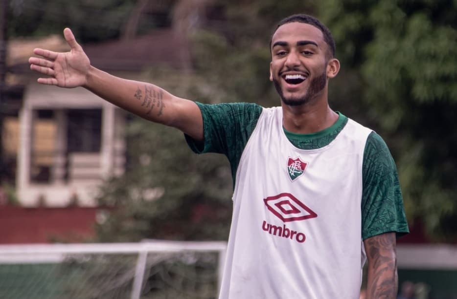 Kayke Almeida em treino do Fluminense