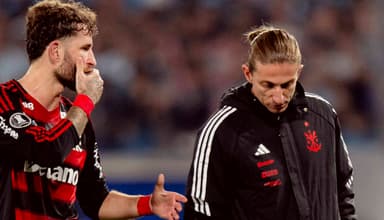 Léo Pereira e Filipe Luís conversam em Racing x Flamengo pela Conmebol Libertadores
