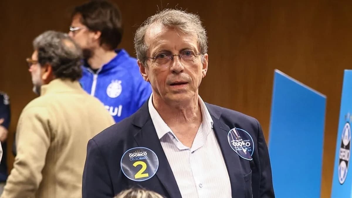 Odorico Roman durante eleição presidencial do Grêmio