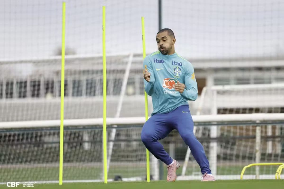 Paulo Henrique, lateral do Vasco, durante treinamento com a Seleção Brasileira