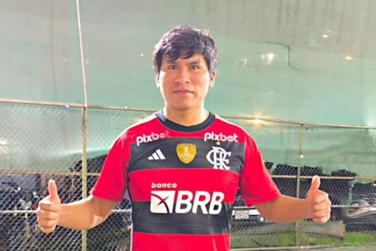 Peruano com camisa do Flamengo, em Lima