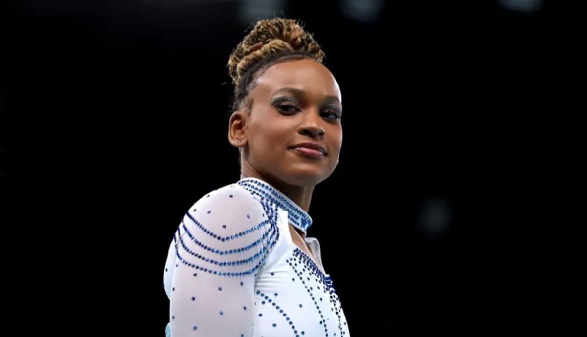 Rebeca Andrade em ação nas Olimpíadas