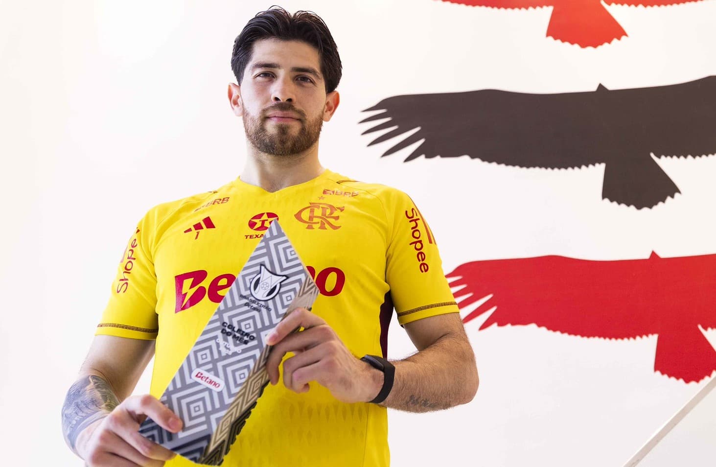 Rossi segura prêmio de melhor goleiro do Brasileirão em outubro