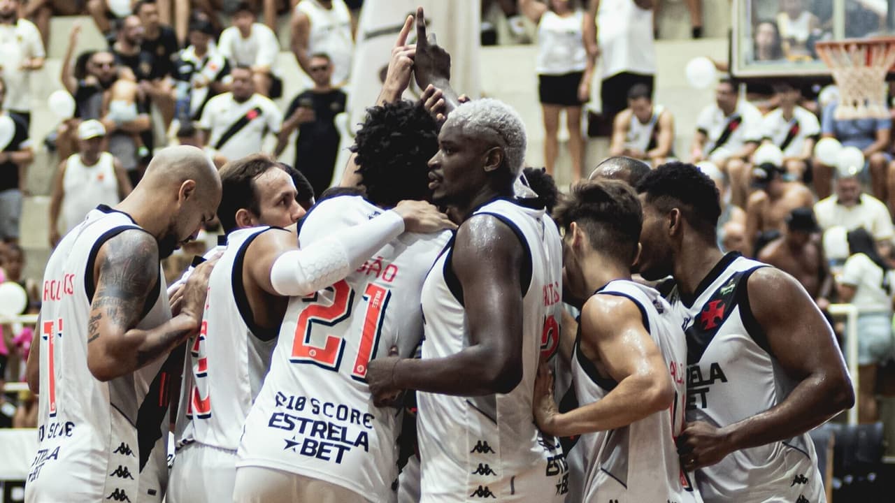 Time de basquete do Vasco da Gama em partida do NBB 2025