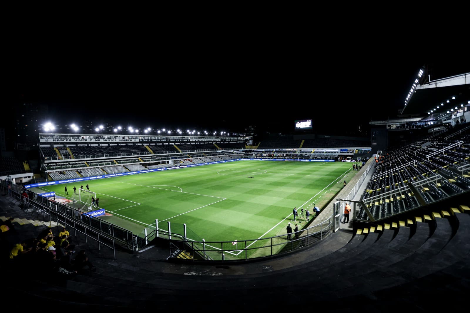 Vista geral do Estádio Urbano Caldeira (Vila Belmiro) antes da partida do Brasileirão 2025 entre Santos e Vitória em 20 de outubro de 2025 em Santos, Brasil.