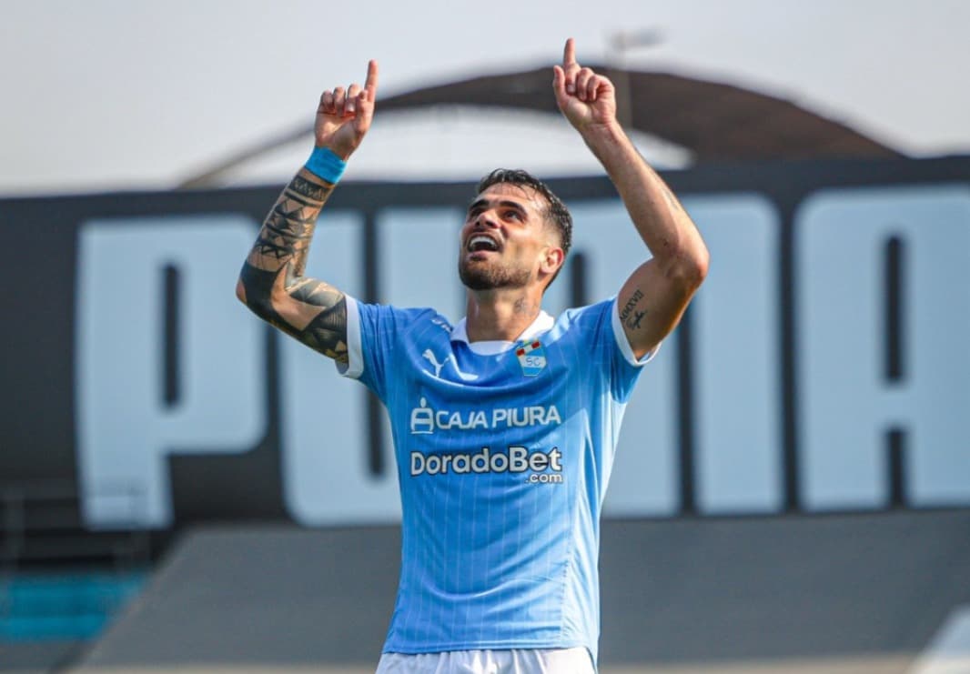 Felipe Vizeu, cria do Flamengo, comemorando gol pelo Sporting Cristal