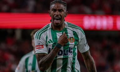 André Luiz comemora gol pelo Rio Ave; ex-Flamengo está perto do Benfica