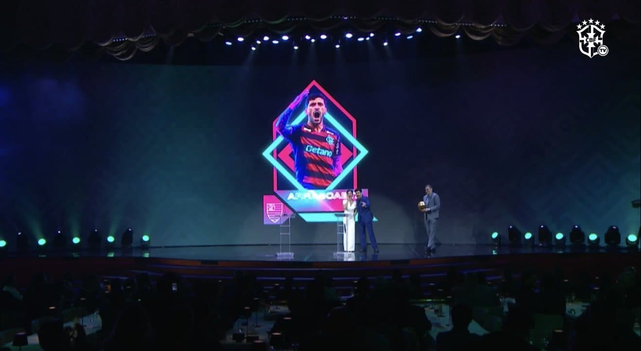 Arrascaeta é eleito o Craque do Brasileirão 2025