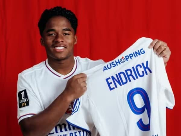 Endrick anunciado como jogador do Lyon: vestirá a camisa 9