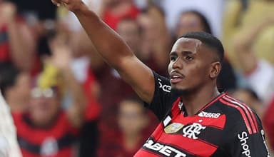 Evertton Araújo comemora gol pelo Flamengo