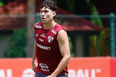 Ferraresi, zagueiro venezuelano do São Paulo