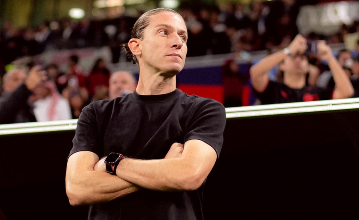 Filipe Luís em jogo do Flamengo contra PSG no Intercontinental