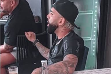 Imagem vazada nas redes sociais de Gabriel Barbosa, o Gabigol, vestindo a camisa do Corinthians