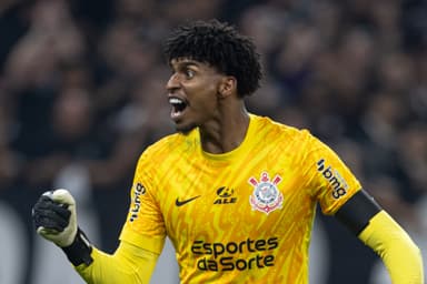 Hugo Souza Corinthians Milan