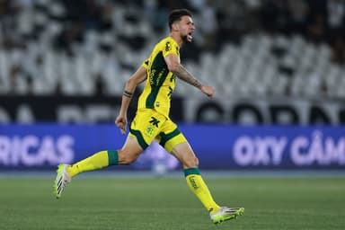 Jemmes, do Mirassol, comemora após marcar o segundo gol do time na partida entre Botafogo e Mirassol, pelo Brasileirão 2025, no Estádio Olímpico Nilton Santos, no dia 17 de setembro de 2025, no Rio de Janeiro, Brasil.