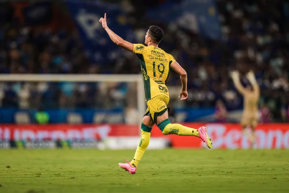 Lucas Ramon, lateral-direito do Mirassol