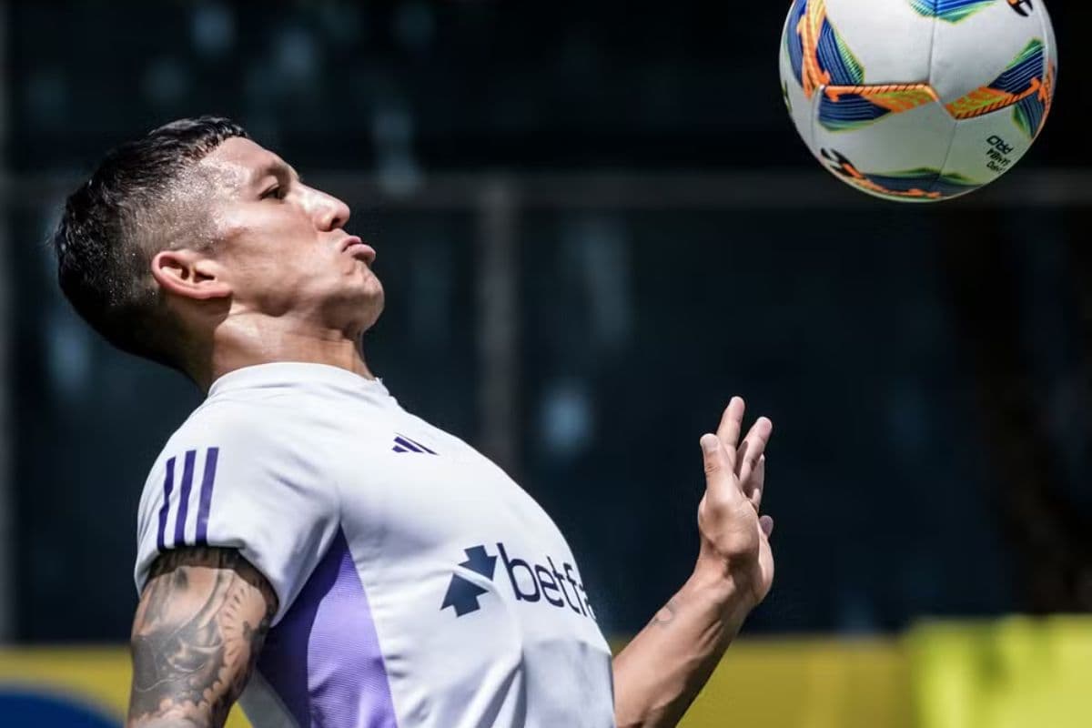 Lucas Romero, volante do Cruzeiro