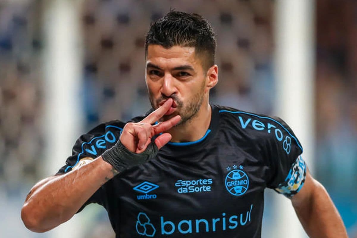 Luis Suárez, atacante uruguaio, com a camisa do Grêmio