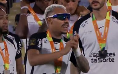 Ex-Flamengo, Matheuzinho provocando Vasco após conquista da Copa do Brasil pelo Corinthians