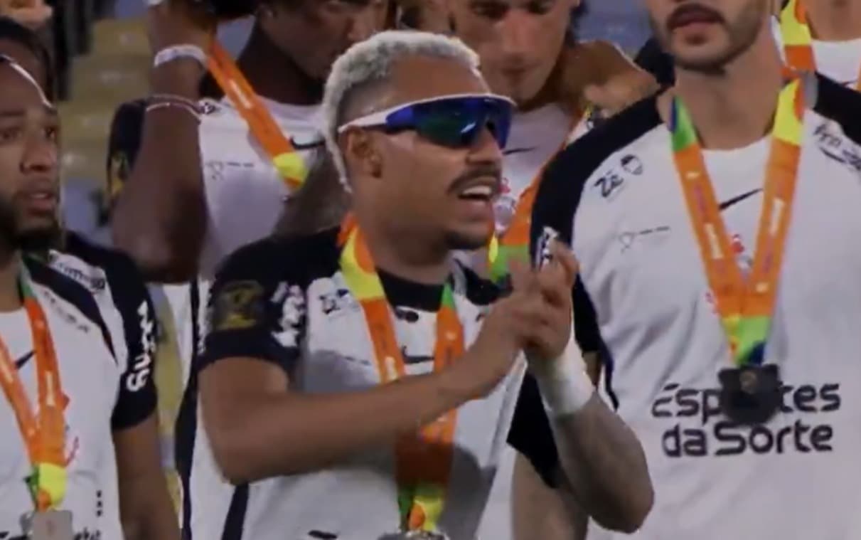 Ex-Flamengo, Matheuzinho provocando Vasco após conquista da Copa do Brasil pelo Corinthians