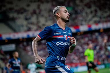 Volante Pierre em ação pelo Fortaleza em 2025