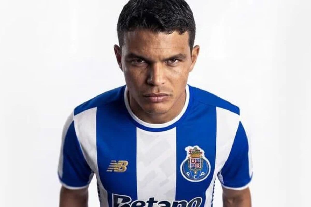 Thiago Silva é anunciado como novo reforço do Porto