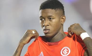 Vitão, zagueiro do Internacional, na mira do Flamengo e Cruzeiro