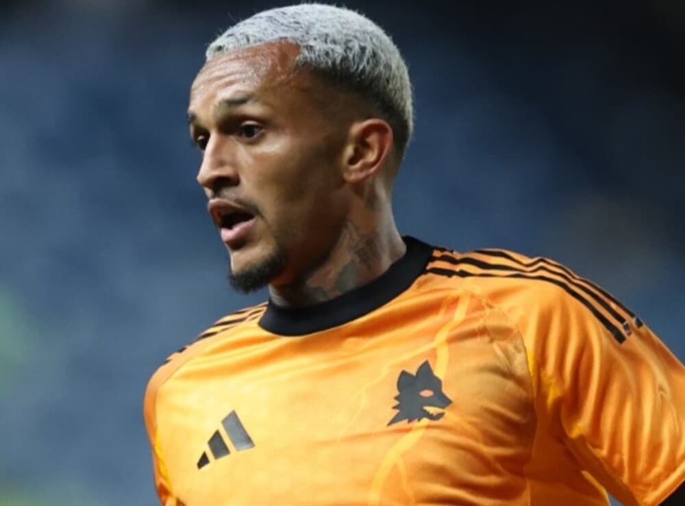 Wesley em campo pela Roma