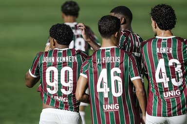 Fluminense comemora vitória sobre o Madureira no Campeonato Carioca