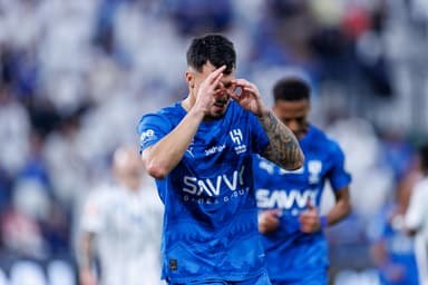 Marcos Leonardo faz gesto no rosto para comemorar gol pelo Al Hilal