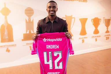Andrew foi apresentado pelo Flamengo e admitiu que demorou a acreditar
