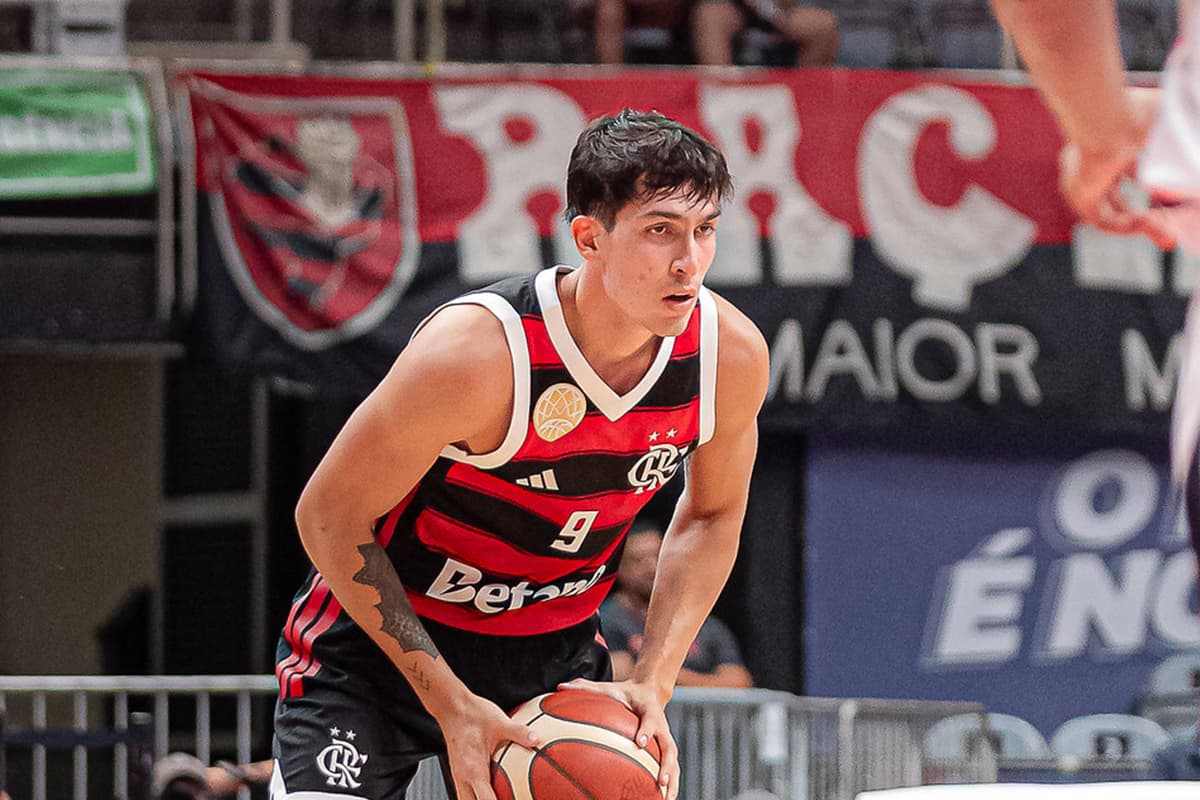 Franco Baralle durante partida entre Flamengo e Nacional-URU, pela BCLA