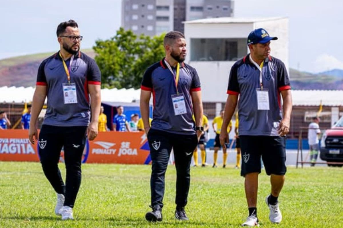 Comissão técnica do Águia de Marabá formada por Ronan Tyerez, Hecton Alves e Renye Farias