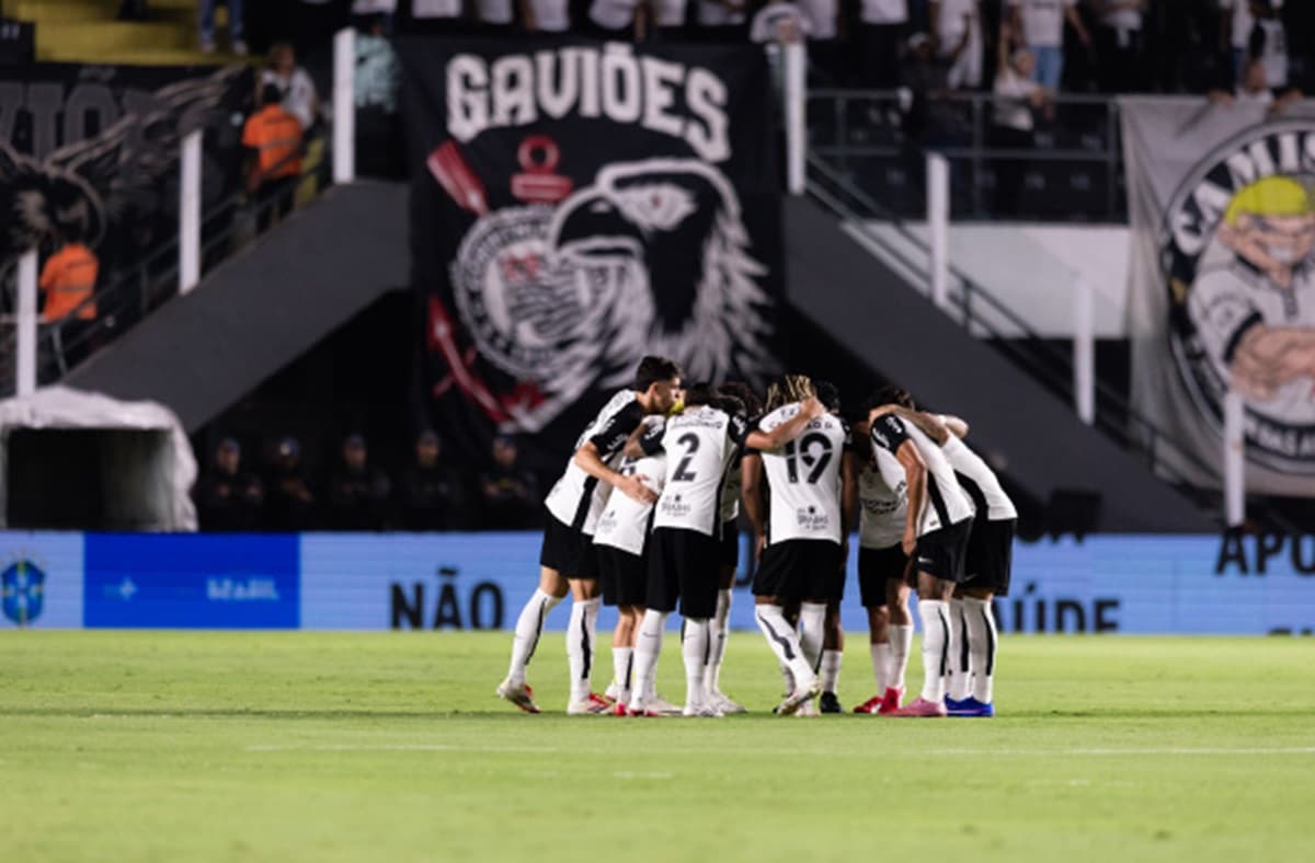 Corinthians x Bahia se enfrentaram na Vila Belmiro