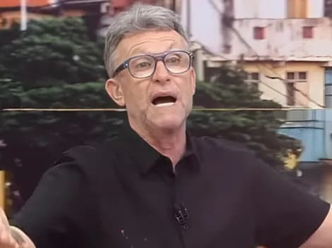 Craque Neto, durante o programa Donos da Bola, gesticula enquanto grita