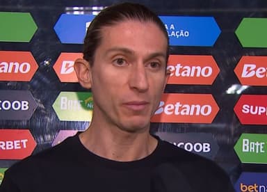 Filipe Luís dá entrevista na chegada São Paulo x Flamengo