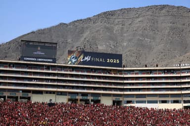 Vista geral do interior do estádio antes da final da Copa CONMEBOL Libertadores de 2025 entre Palmeiras e Flamengo, no Estádio Monumental, em 29 de novembro de 2025, em Lima, Peru.