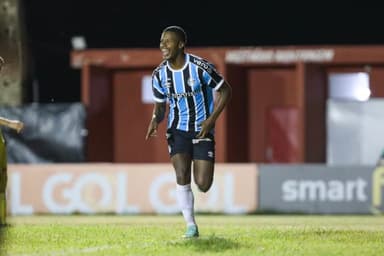 Jardiel, atacante do Grêmio