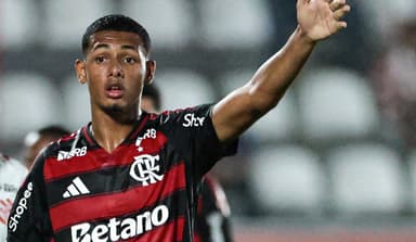 João Victor, zagueiro do Flamengo, em Bangu
