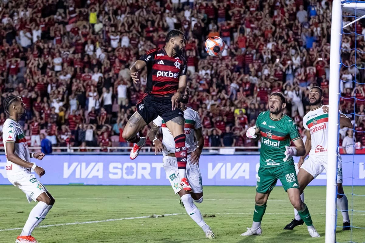Flamengo e Portuguesa têm retrospecto longo, de quase 80 jogos no Campeonato Carioca