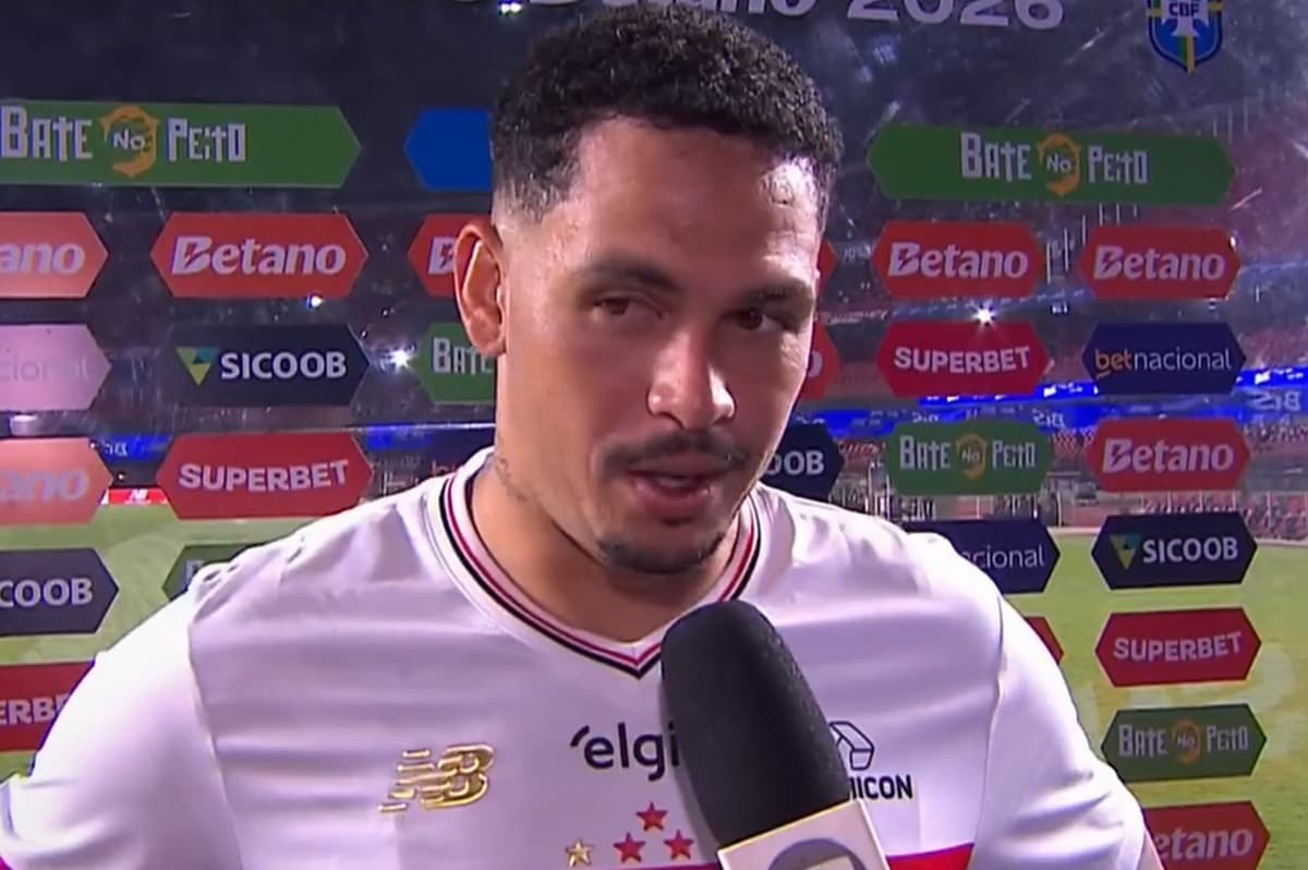 Luciano marcou o gol de empate do São Paulo e participou do segundo em vitória sobre o Flamengo, no Brasileirão