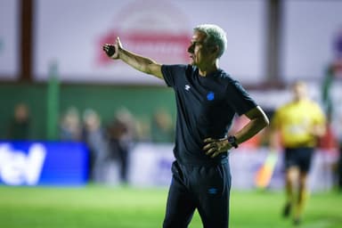 Luis Castro, treinador do Grêmio