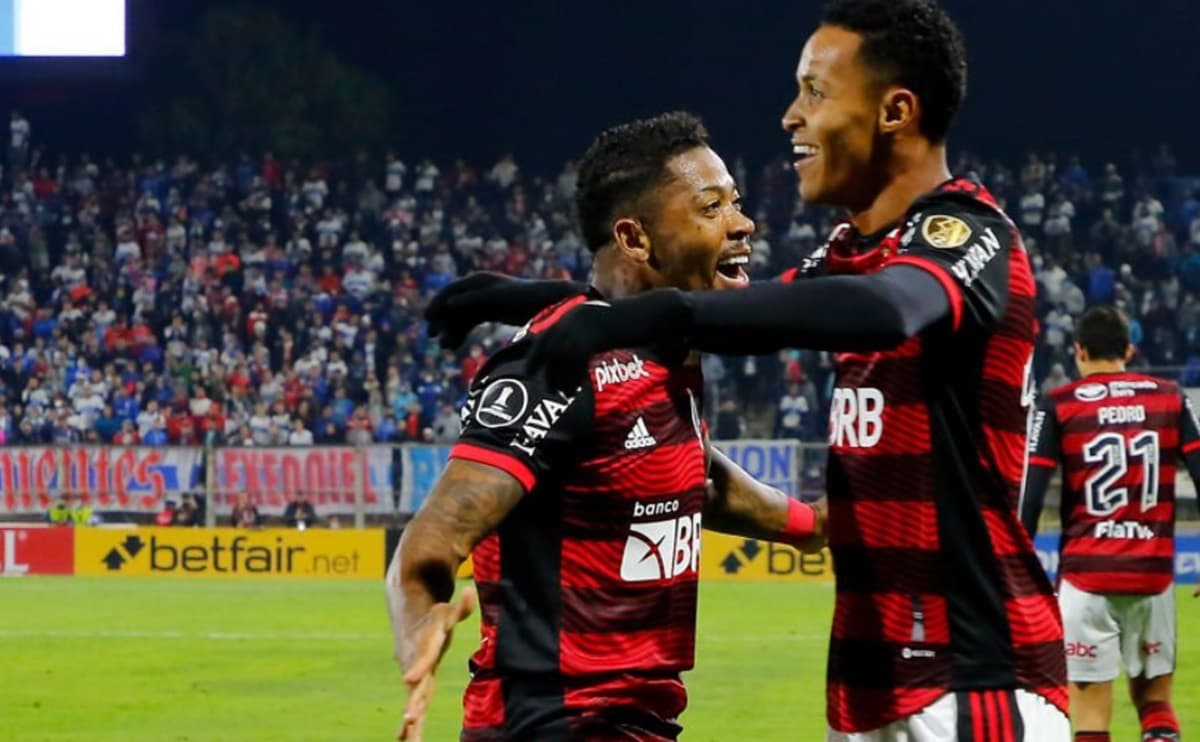 Marinho comemora gol pelo Flamengo; Vitória quer atacante